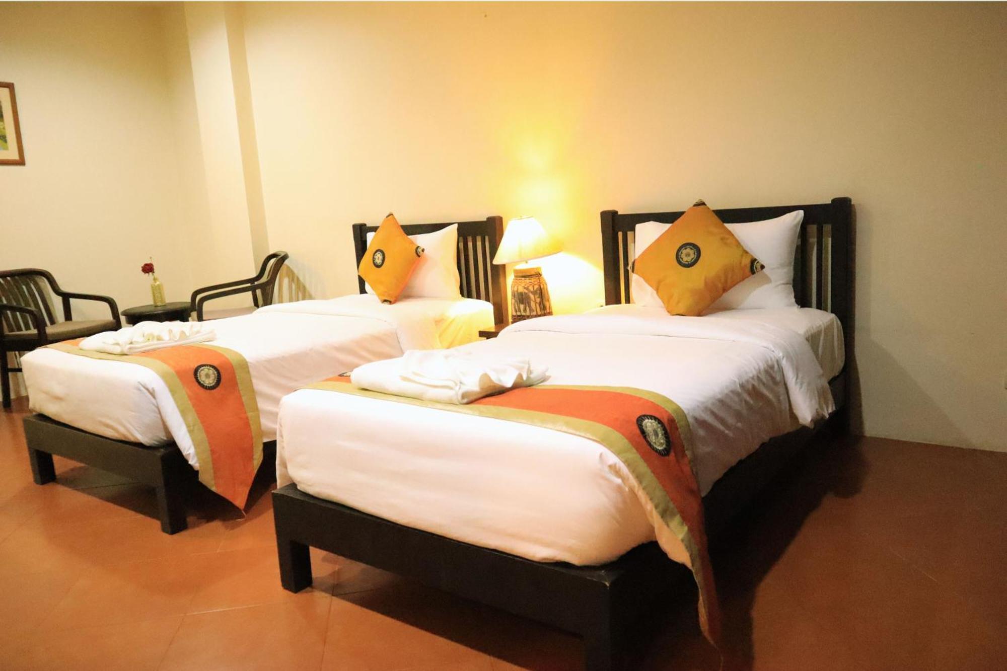 Harmony Patong Hotel Exterior foto