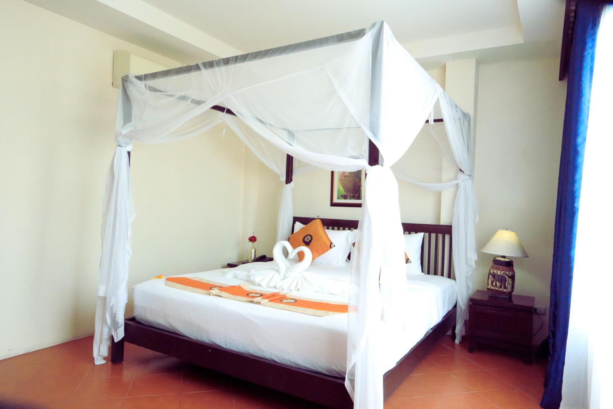 Harmony Patong Hotel Exterior foto